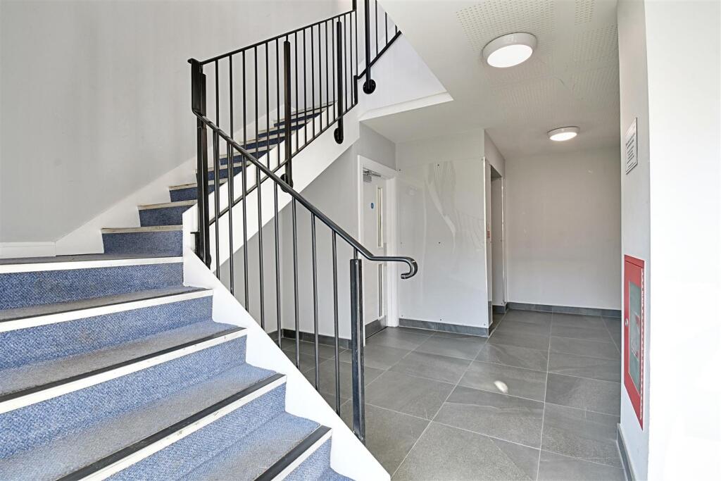 Communal Entrance 1.jpg