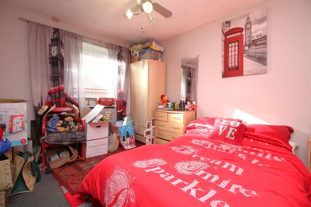bedroom 3 .JPG