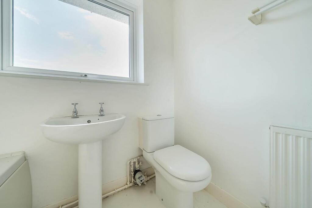 Bathroom corner.jpg