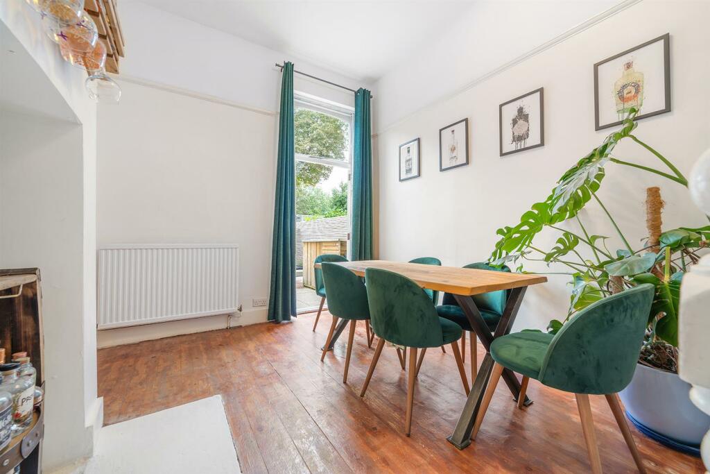 Bedroom 2 Reception.jpg