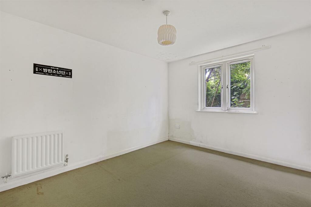 First Bedroom (3).jpg