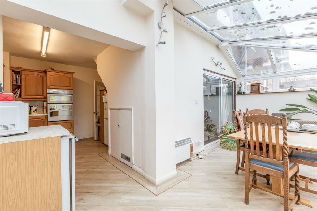 conserv kitchen.jpg
