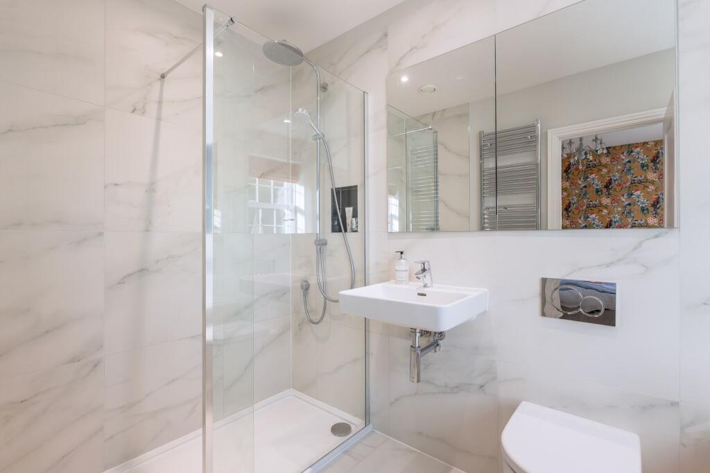 En-Suite to main bedroom
