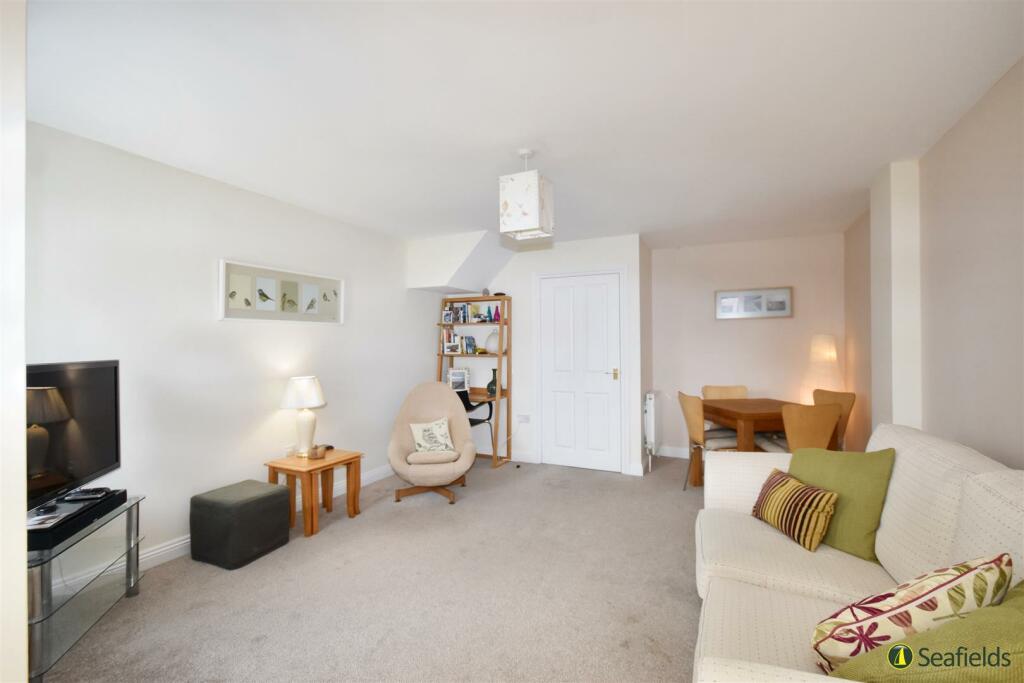 Sitting/Dining Room