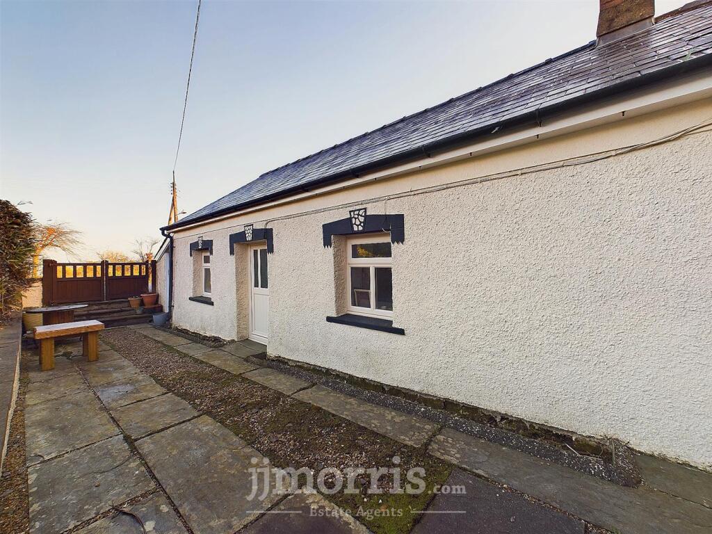 CAM03686G0-PR0255-STILL002.jpg