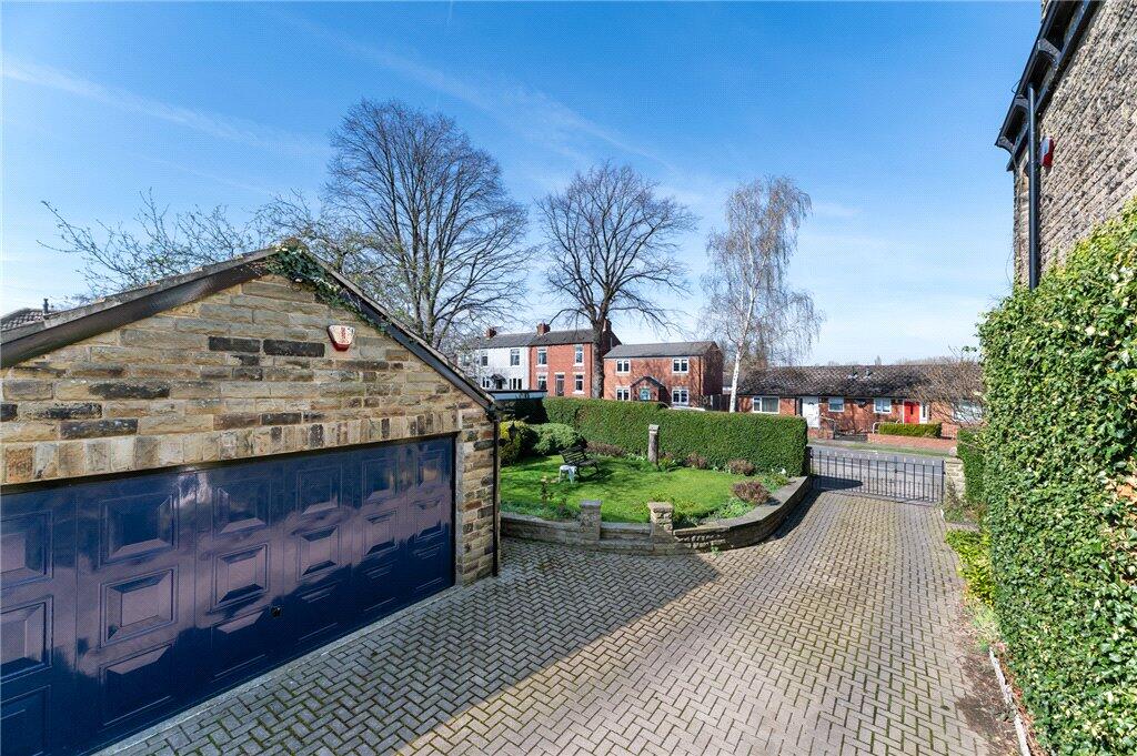 Garage / Driveway