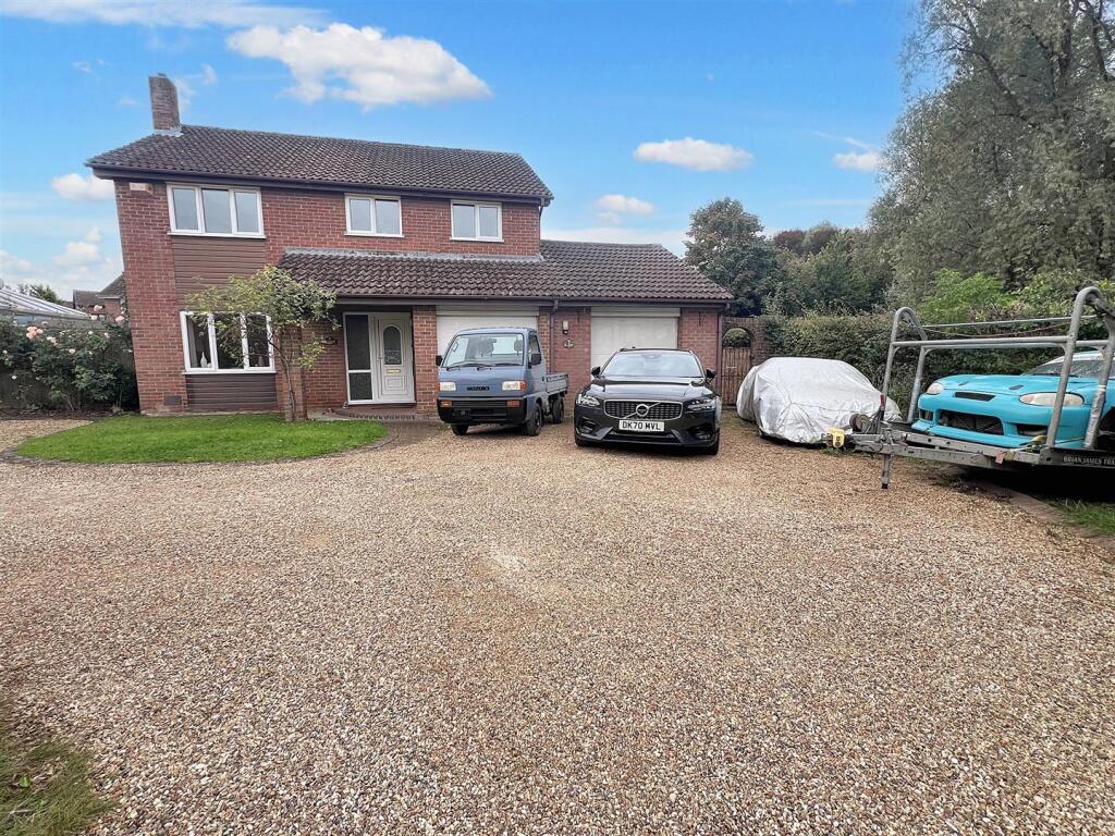 Dulverton Drive, Furzton, Milton Keynes