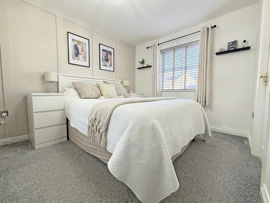 Ramsey Grdens 85 - Bedroom One.jpg