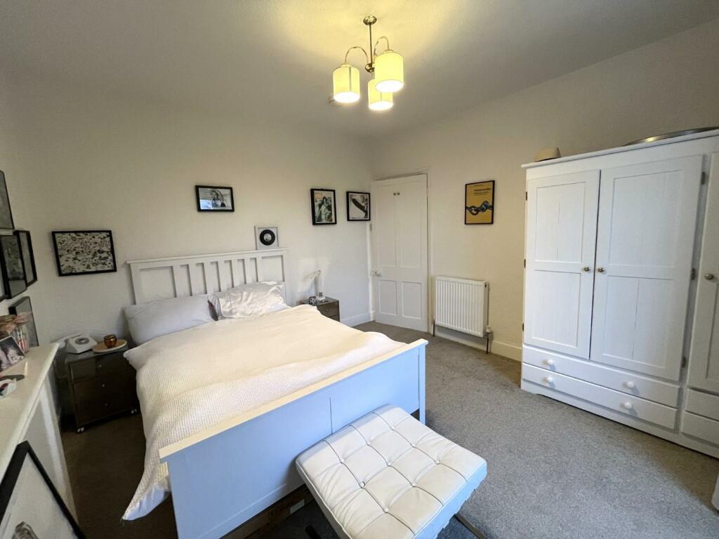 Bed 1.JPG