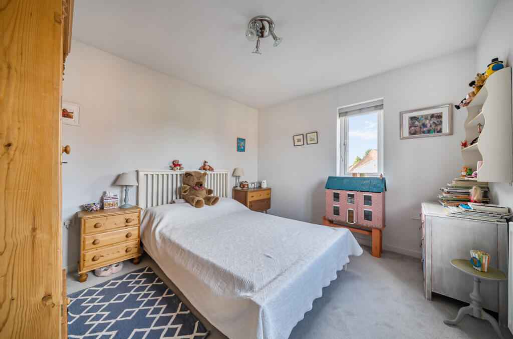 1370683-11-68f8b6...