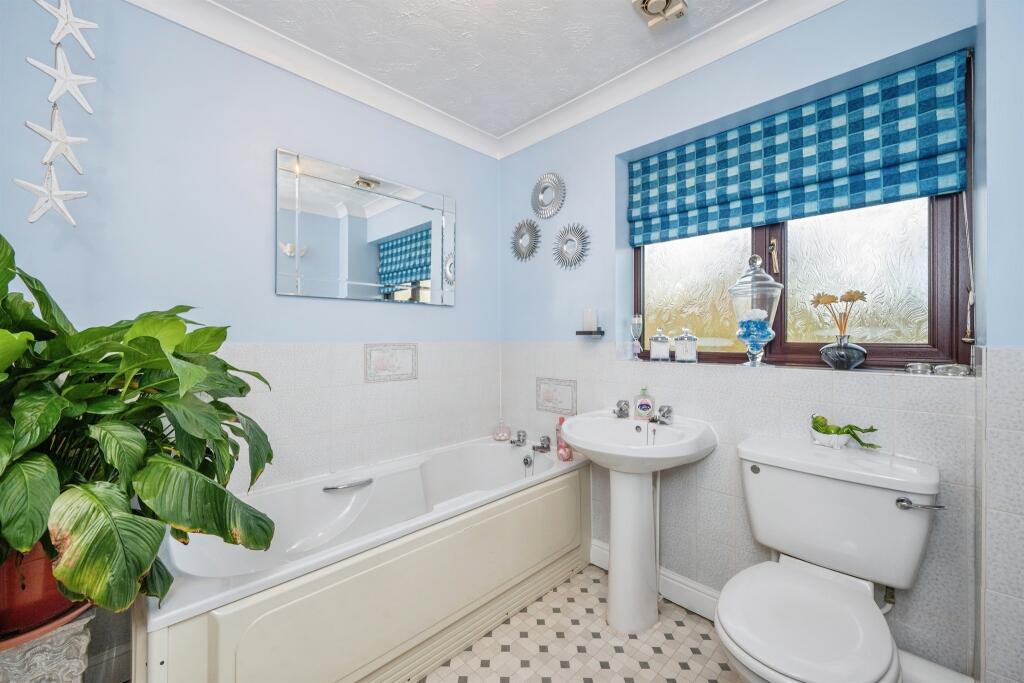 Family Bathroom:
