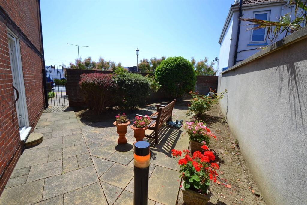 Communal Garden Area to Side
