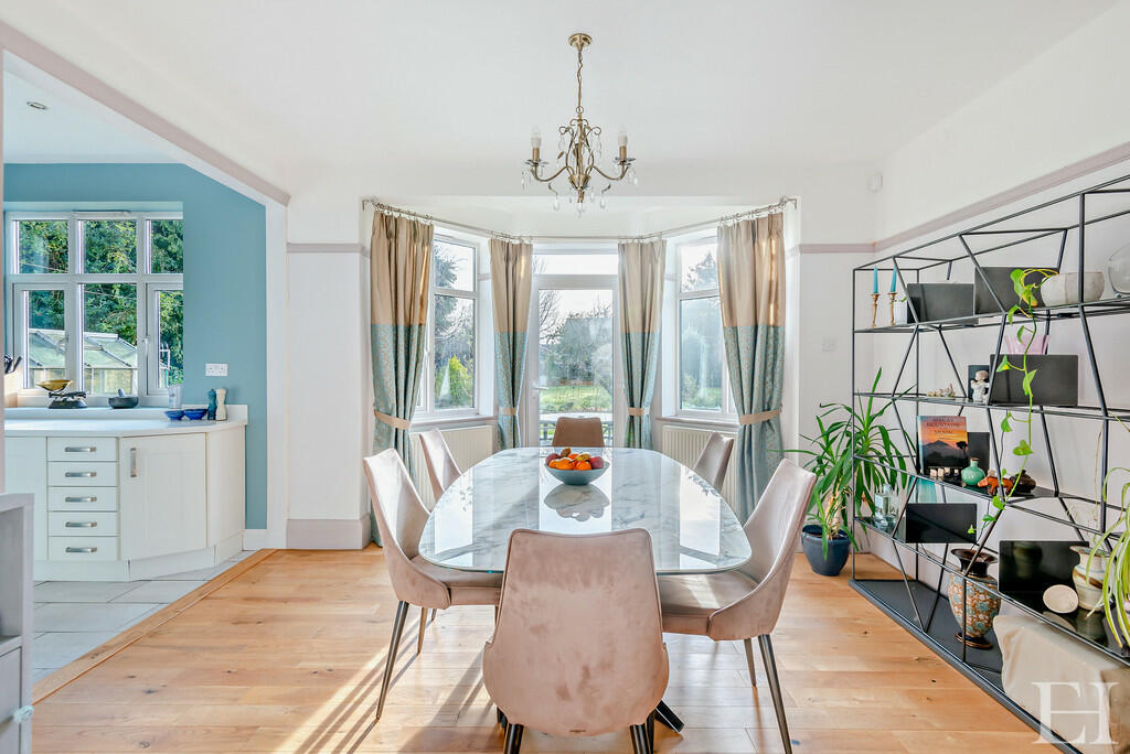 8629705-interior0...