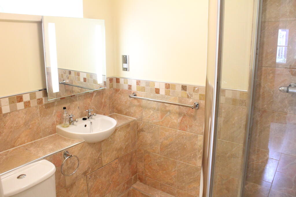 Downstaris showerroo