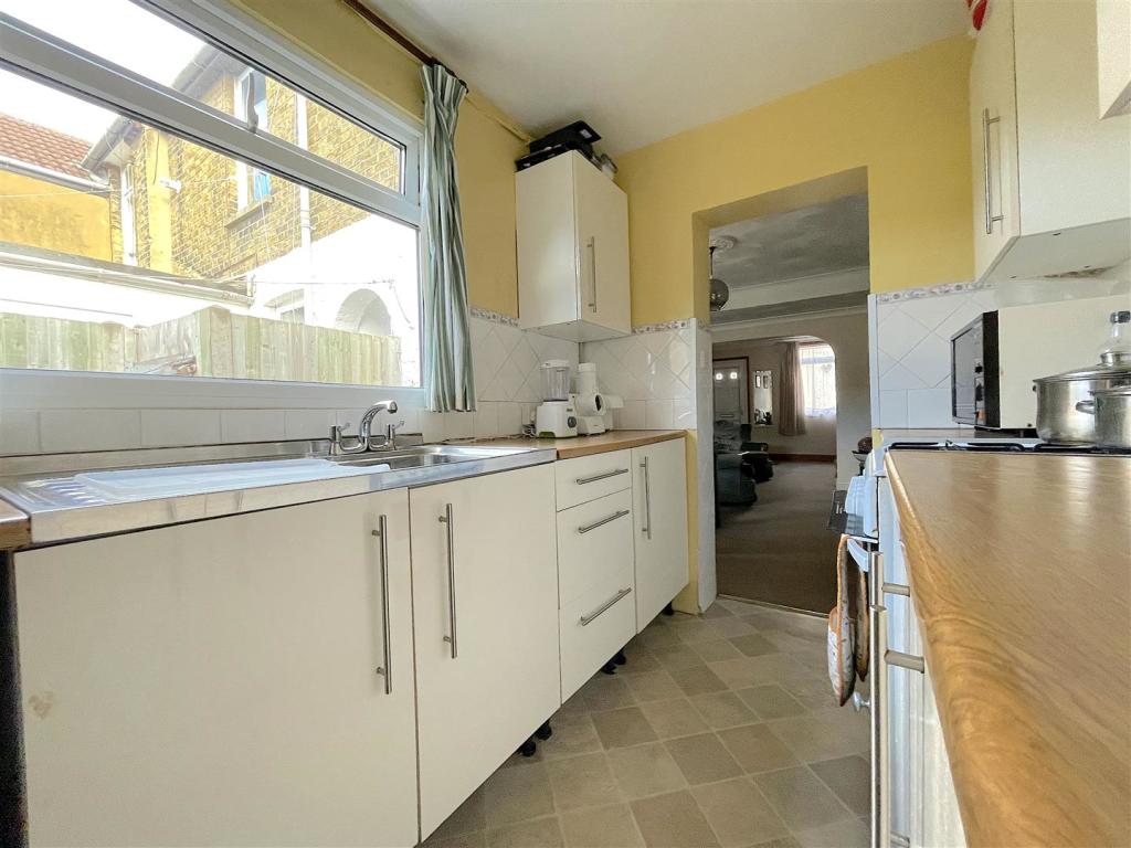 Kitchen (3).jpeg