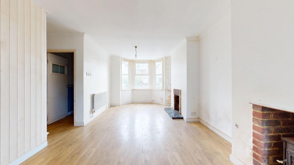 6 Winchcombe Road, Eastbourne, East Sussex, BN22 8DE