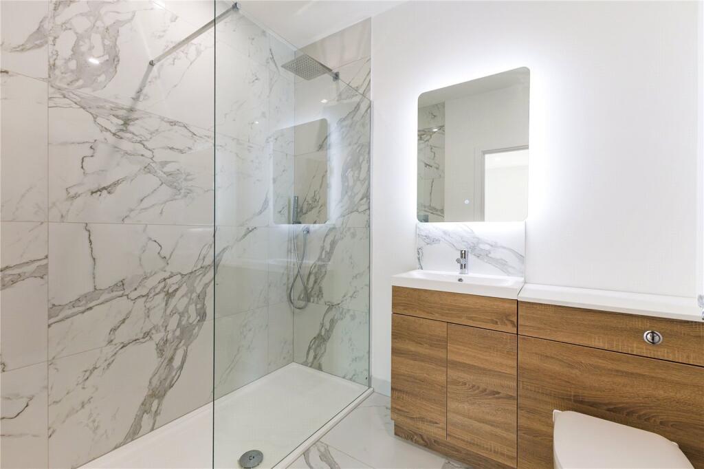 En Suite Shower Room