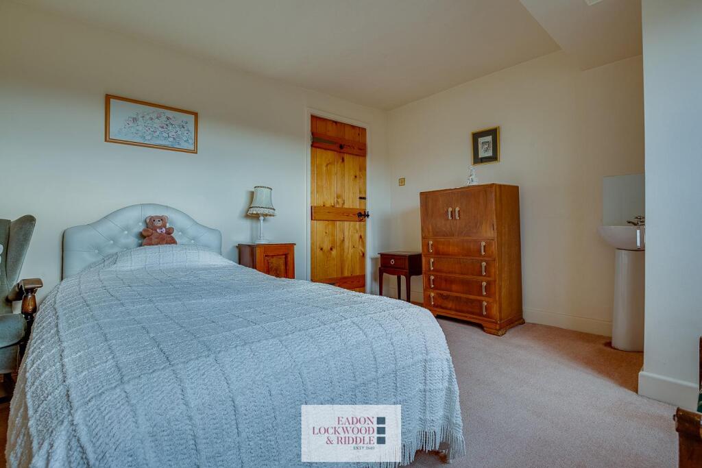 Bedroom 2.3.jpg