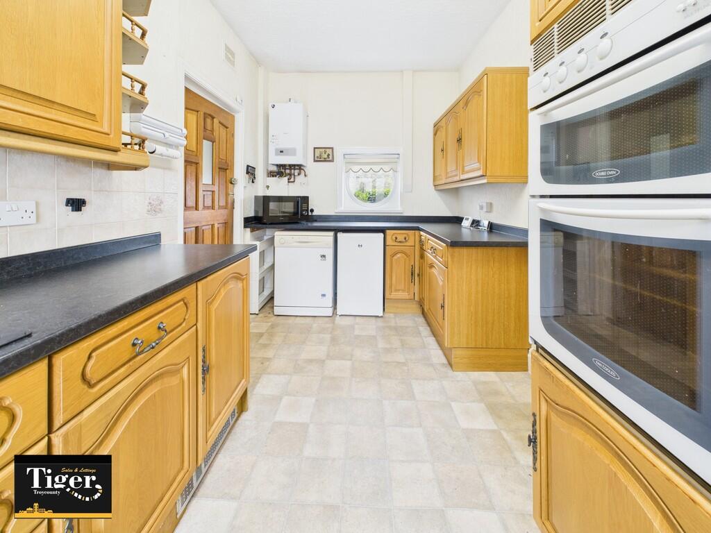 CAM02176G0-PR0727...