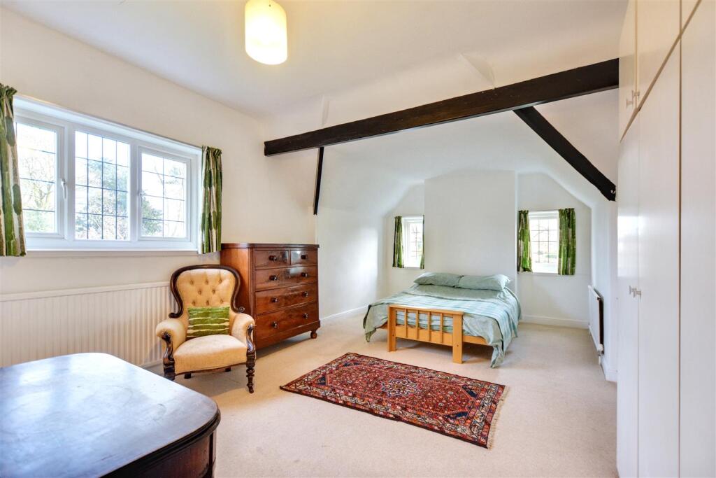 Main Bedroom Suite
