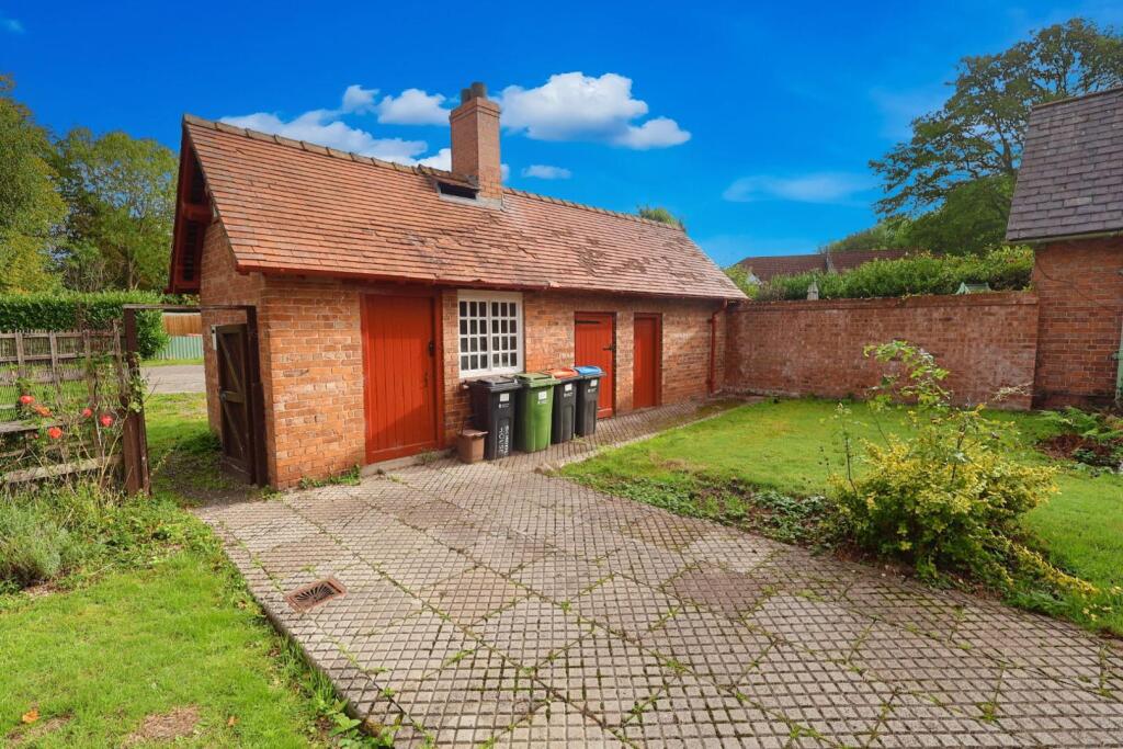 OUTBUILDING ONE