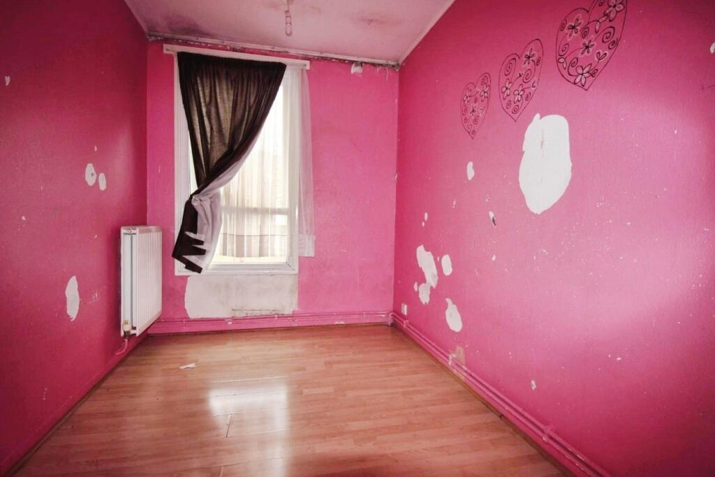 269e79f9-bedroom 20three 20view.JPG