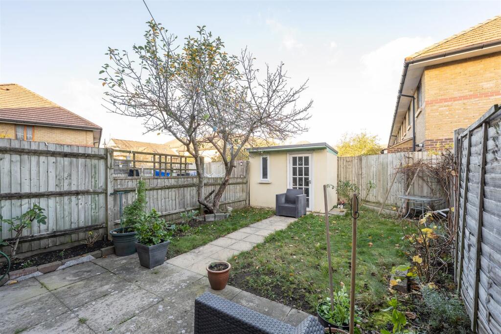Corn Way, E11