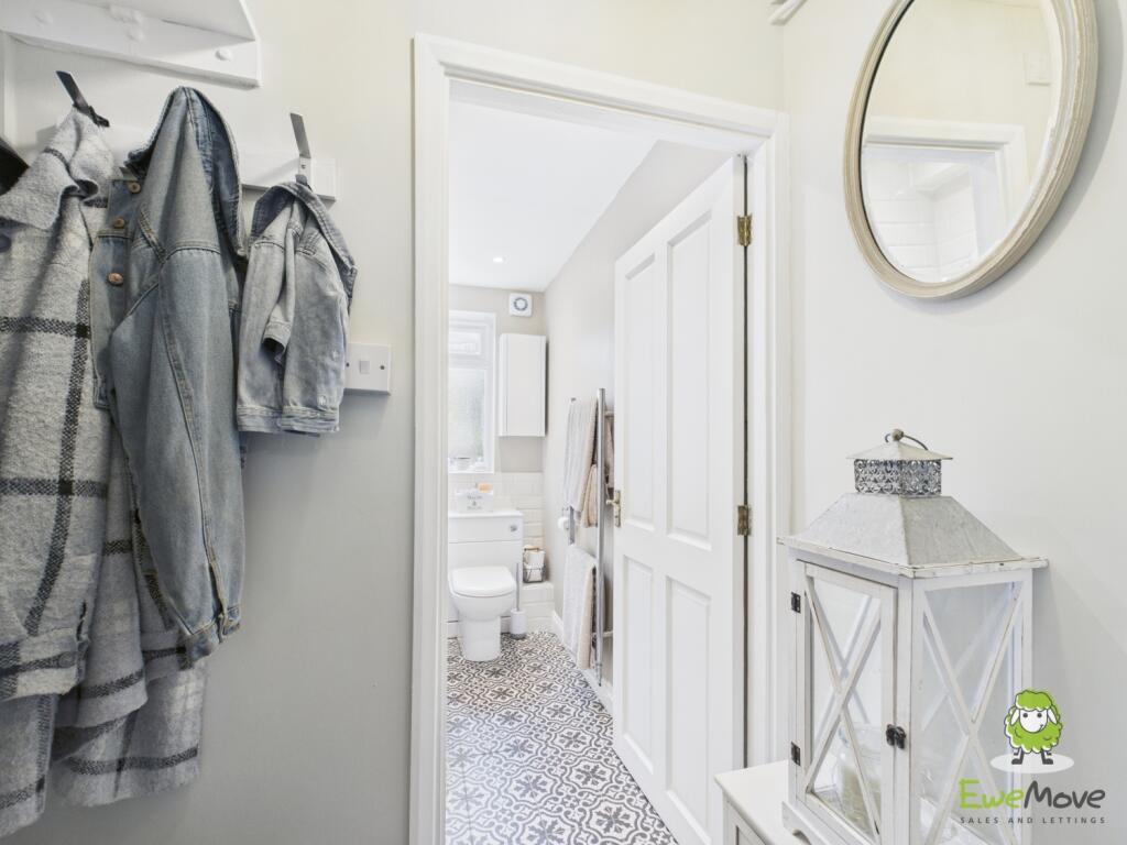 EweMove Estate Agents Basingstoke - Upper Sherbour