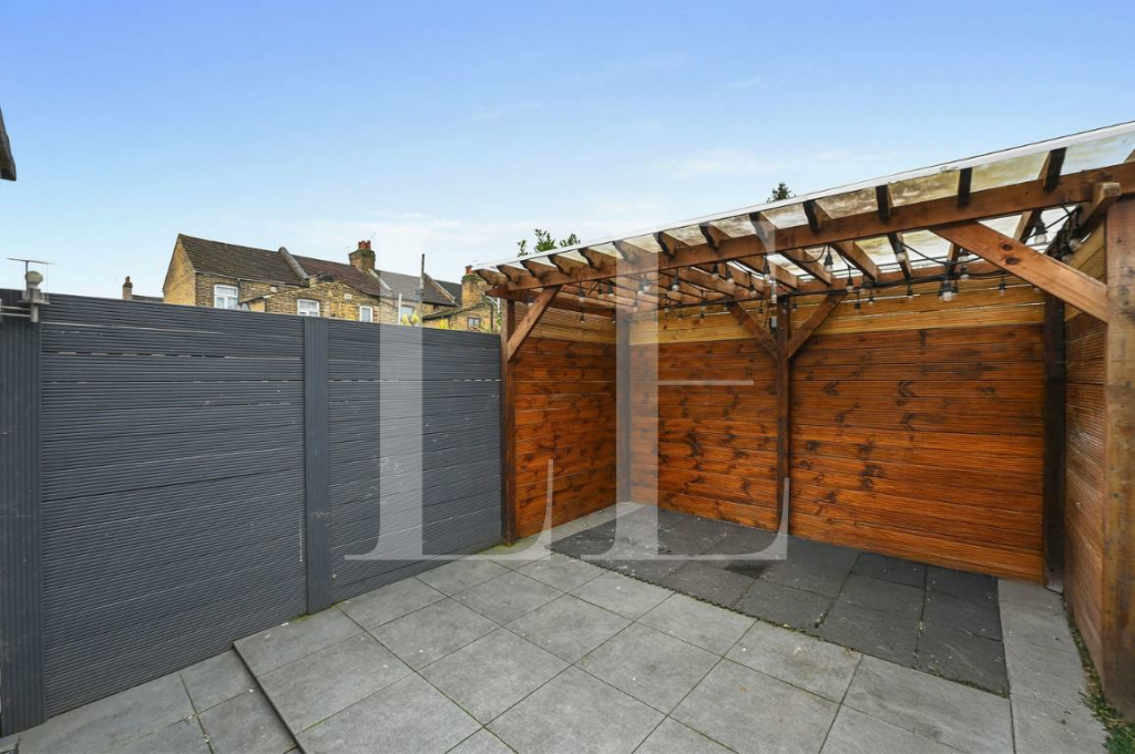 Haselbury Road (24).png