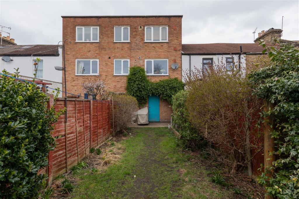 Woodville Road E17