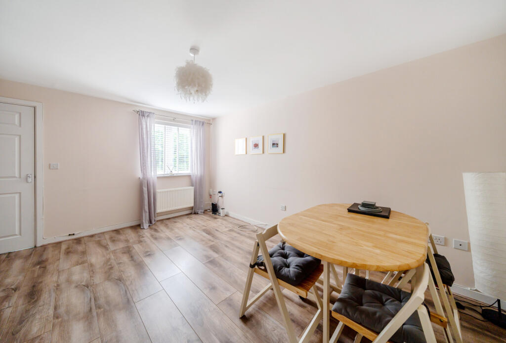 1299972-7-6835915...