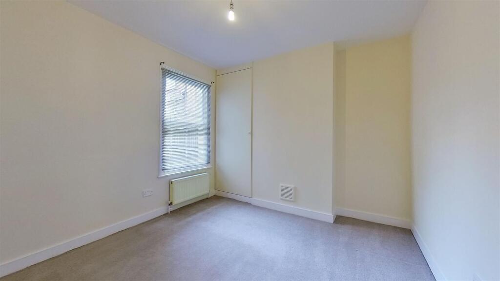 Clarendon-Road-Colliers-Wood-SW19-05212021_220421.