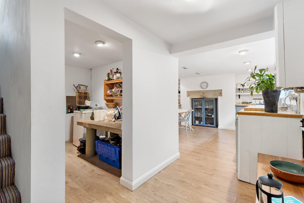 122 Birkby Hall Rd, Birkby 05_297.png