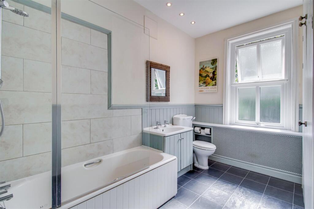 HOUSE BATHROOM/W.C