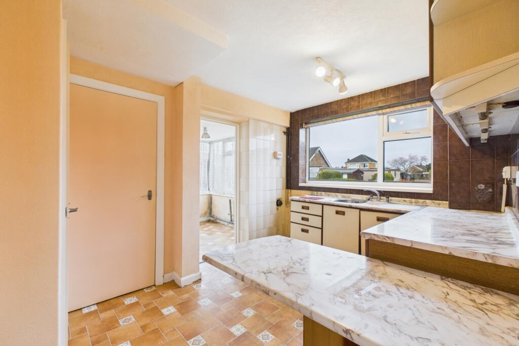 EweMove Spalding -  Cathedral Drive - Kitchen