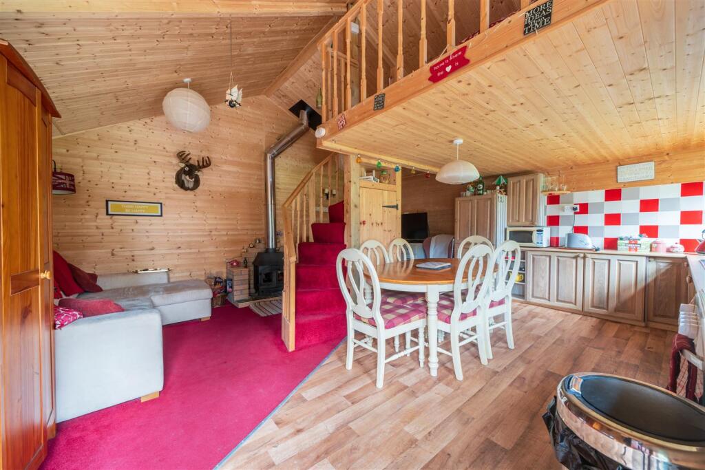 Julian Outbuilding.jpg