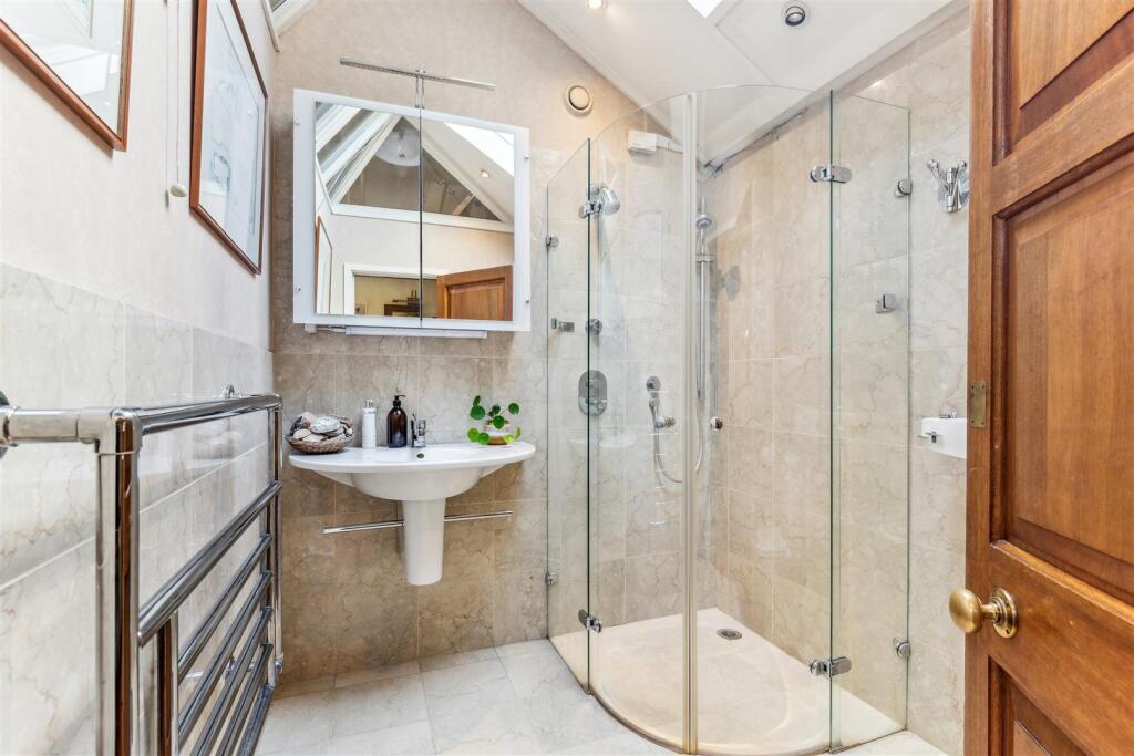 Grove Park Gardens, W4 - FOR SALE