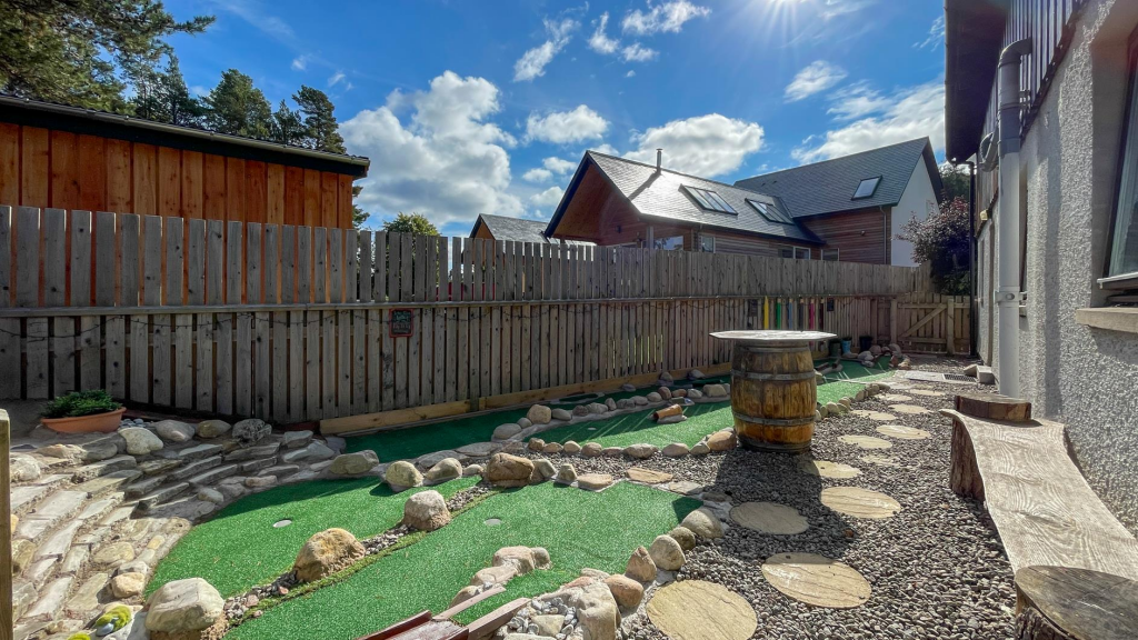 MINI GOLF