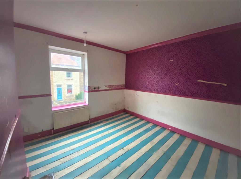 Master Bedroom ..jpg