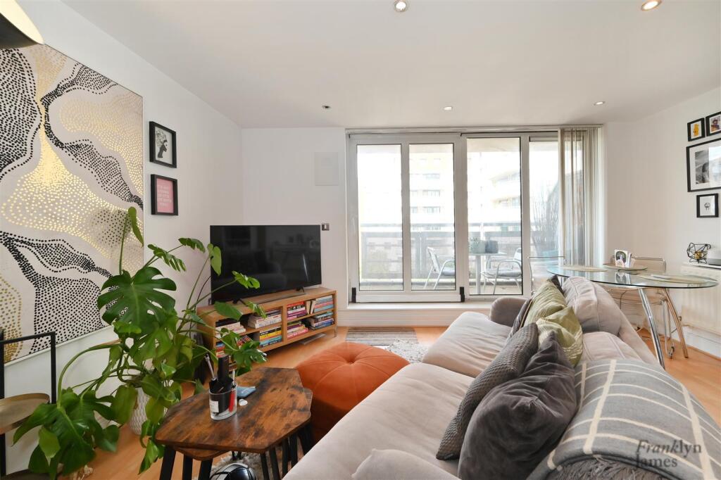 Wards-Wharf-Approach (6).JPG