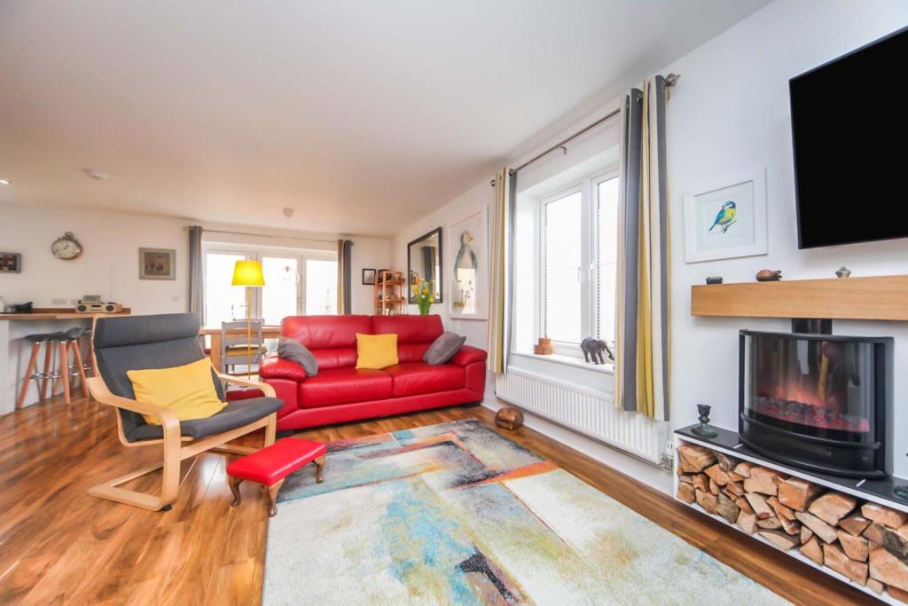 Lounge/Dining Room