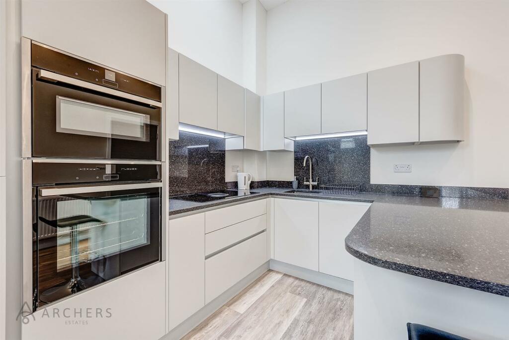 Apt.15BeauchiefGrove(Interior)(12of23).jpg