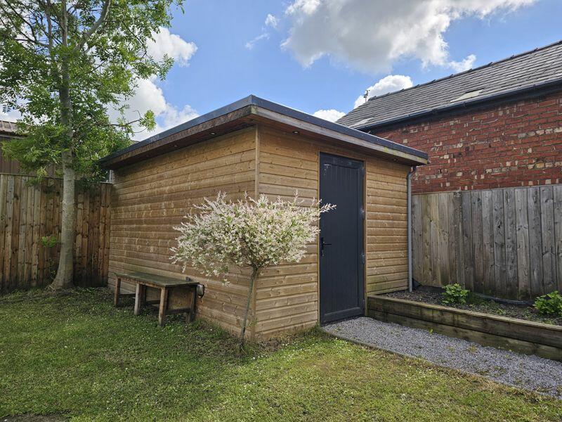 Detached Workshop / Shed
