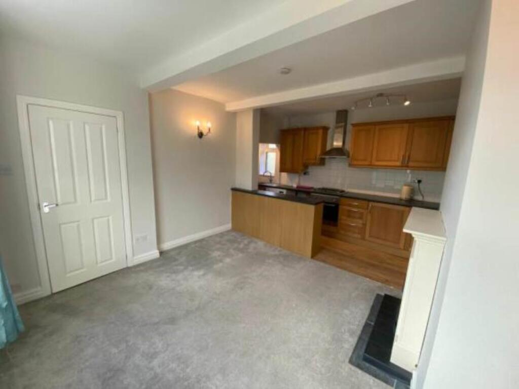 81831_LBL220226_L_IM