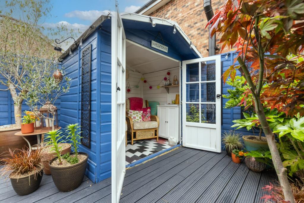 Summer House In Rear Garden