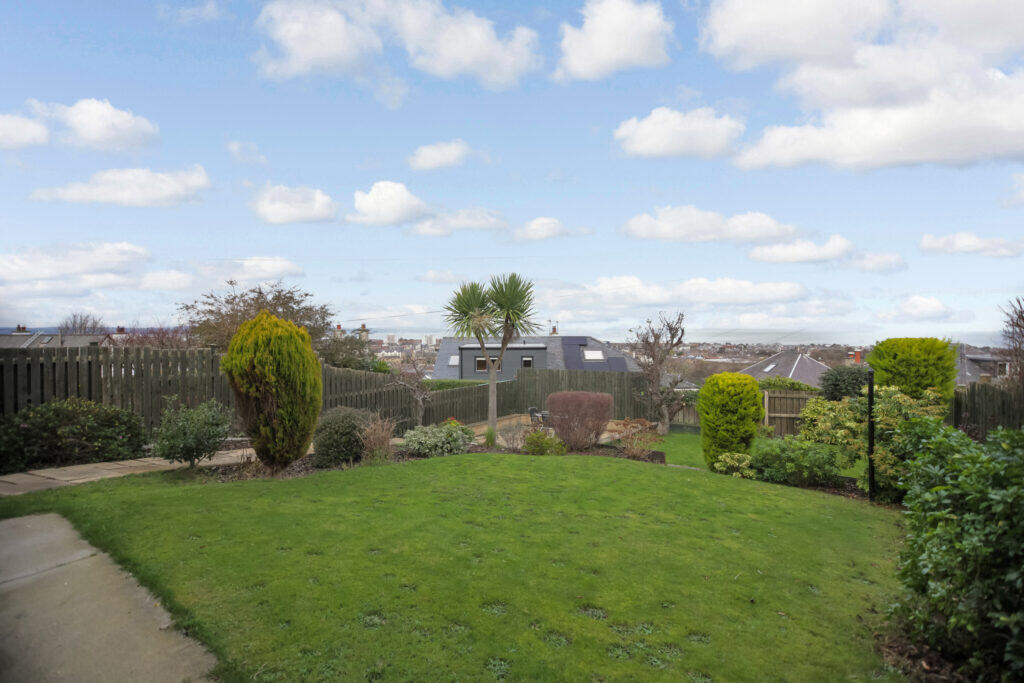 15 Paisley Crescent, Edinburgh, EH8 7JQ