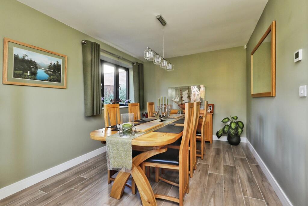 Dining Room/Bedroom