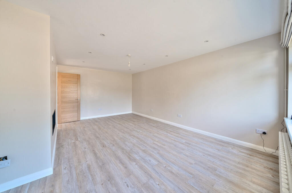 1317113-8-68624de...