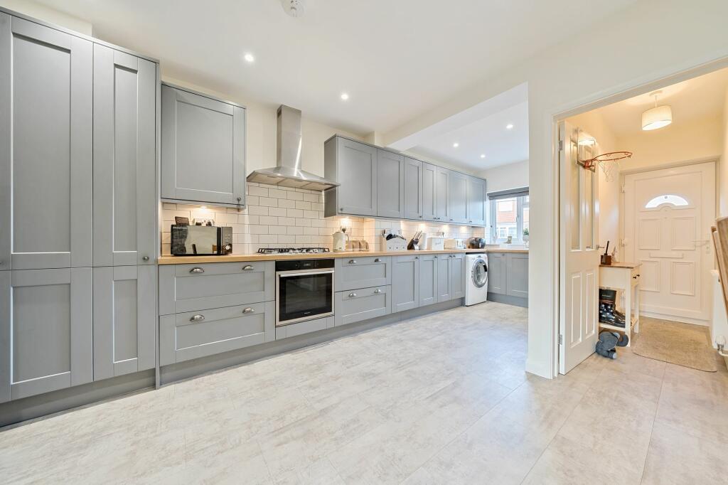 Kitchen/Dining Room (3)