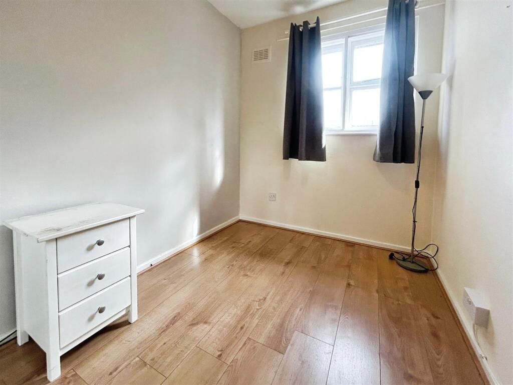 df835a14-bed 202.jpg